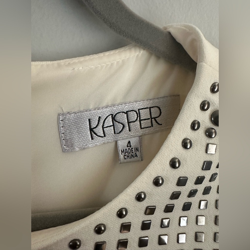 Kasper Woman Sleeveless Sheath Seamed Embellished Dress Cream Size 4 - Picture 8 of 11